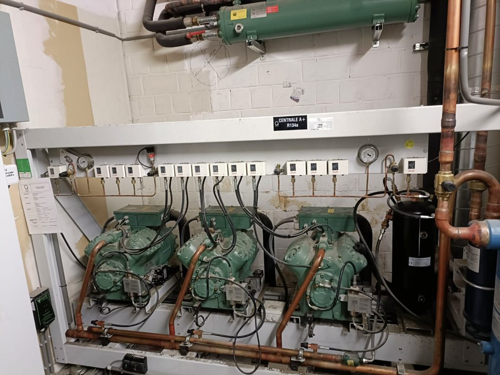 Installation de compresseurs frigorifiques professionnels R134A – Centrale de froid YOU SERVICES en Belgique